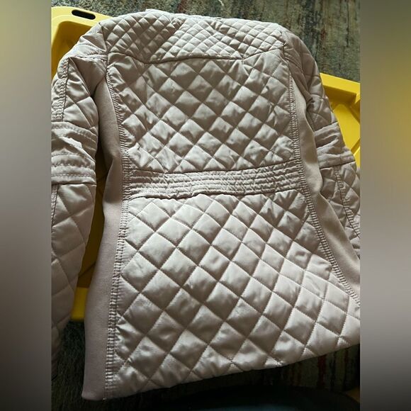 Girls quilted jacket with hood and zipper closure with snaps and pockets - Picture 8 of 9